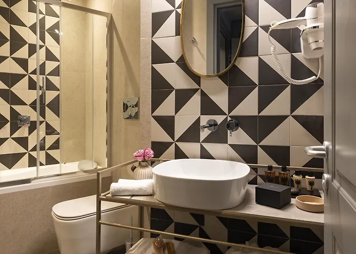 Hotel Loly Boutique 4*